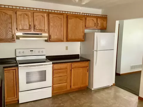 Kitchen - 104 Highland, Circleville, OH 43113 photo 3 of 3