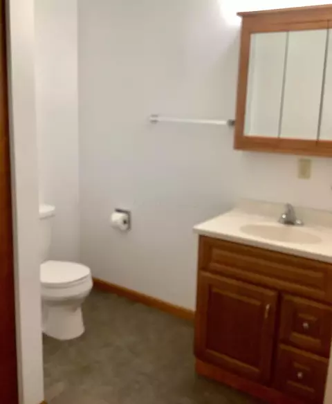 Bath - 104 Highland, Circleville, OH 43113 photo 1 of 4