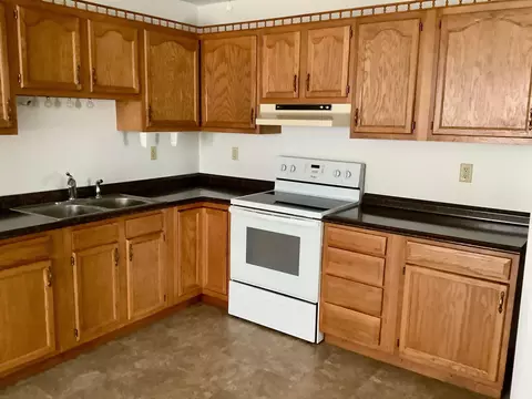 Kitchen - 104 Highland, Circleville, OH 43113 photo 2 of 3