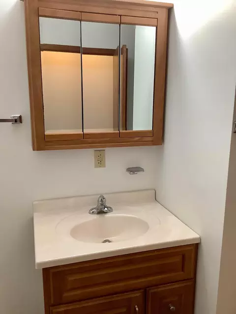 Bath - 104 Highland, Circleville, OH 43113 photo 2 of 4