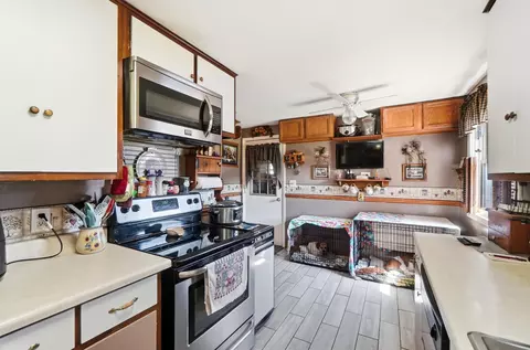Kitchen - 4522 Laredo St, Springfield, OH 45503 photo 5 of 6