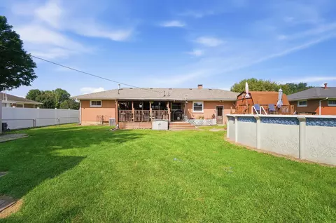 Exterior - 4522 Laredo St, Springfield, OH 45503 photo 8 of 19