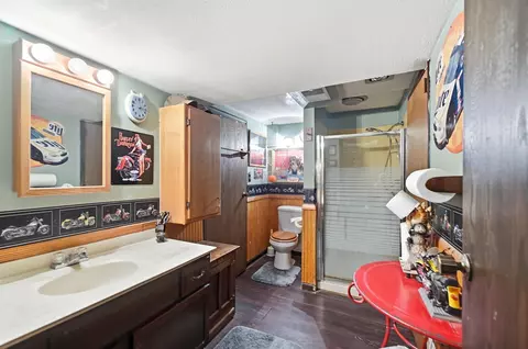 Bath - 4522 Laredo St, Springfield, OH 45503 photo 3 of 4
