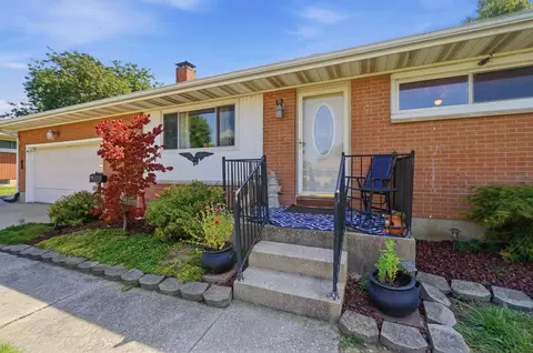 Exterior - 4522 Laredo St, Springfield, OH 45503 photo 5 of 19