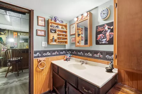 Bath - 4522 Laredo St, Springfield, OH 45503 photo 4 of 4
