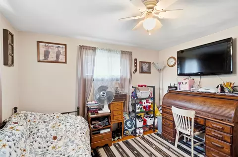 Bedroom - 4522 Laredo St, Springfield, OH 45503 photo 4 of 6