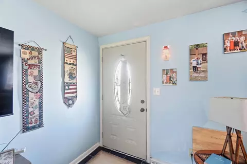Entry Way - 4522 Laredo St, Springfield, OH 45503 photo 1 of 2