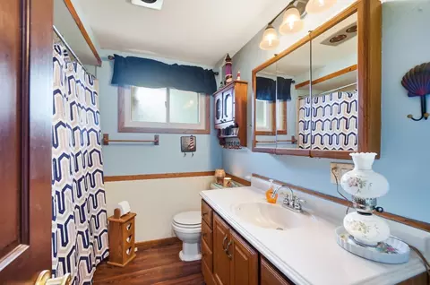 Bath - 4522 Laredo St, Springfield, OH 45503 photo 1 of 4