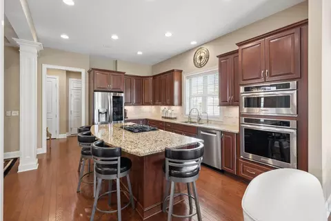 Kitchen - 5721 Liscarroll Pl, Dublin, OH 43016 photo 1 of 5