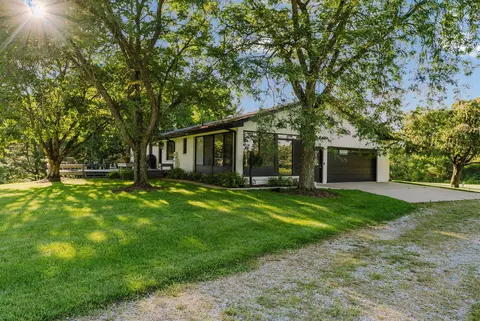 16850 Peerless Rd, Centerburg, OH 43011