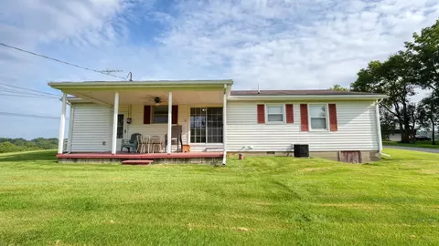 Exterior - 100 Vicky Ln SE, Heath, OH 43056 photo 8 of 11