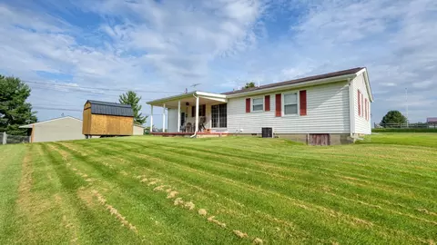 Exterior - 100 Vicky Ln SE, Heath, OH 43056 photo 7 of 11