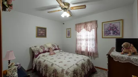 Bedroom - 100 Vicky Ln SE, Heath, OH 43056 photo 1 of 7