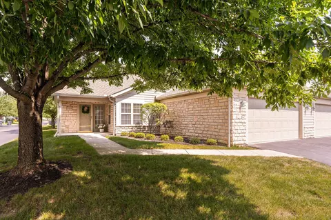 5328 Knotting Woods Dr, Westerville, OH 43081