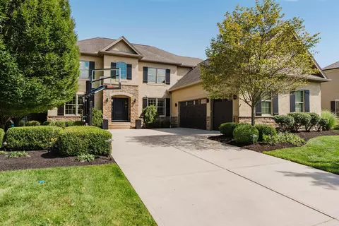 4536 Village Club Dr, Powell, OH 43065