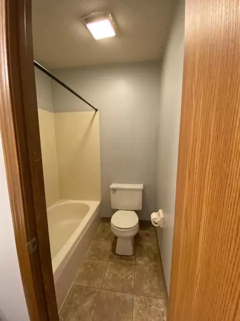Bath - 552 Boulder Dr, Delaware, OH 43015 photo 1 of 1