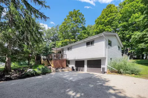 11227 Blue Jay Rd, Newark, OH 43056