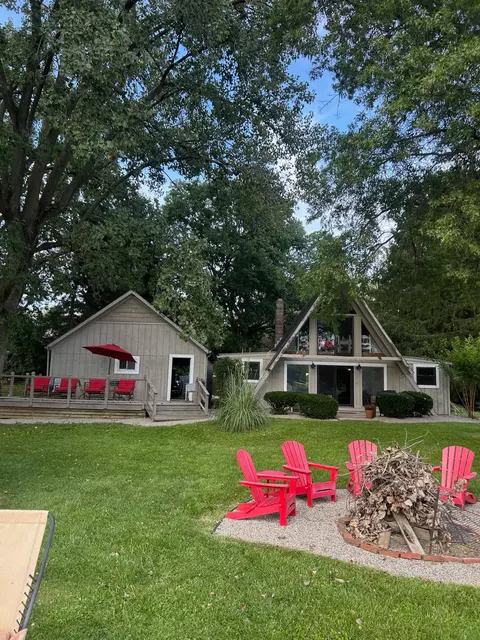 2567 W Choctaw Dr, London, OH 43140