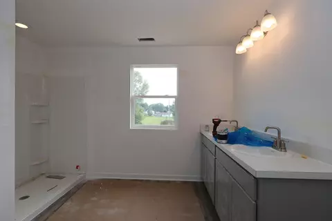 Bath - 1023 Dawsons Dr, Hebron, OH 43025 photo 3 of 3