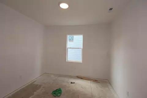 Bedroom - 1023 Dawsons Dr, Hebron, OH 43025 photo 1 of 6