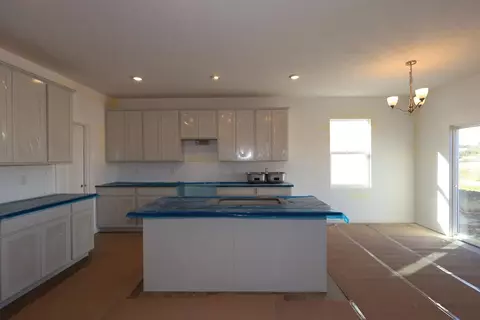 Kitchen - 1030 Dawsons Dr, Hebron, OH 43025 photo 2 of 3