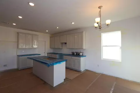 Kitchen - 1030 Dawsons Dr, Hebron, OH 43025 photo 3 of 3