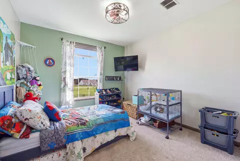 Bedroom - 11144 Dingess Rd, Circleville, OH 43113 photo 2 of 4