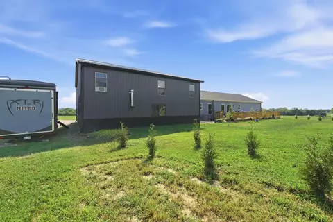 Exterior - 11144 Dingess Rd, Circleville, OH 43113 photo 4 of 7