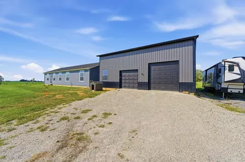 Exterior - 11144 Dingess Rd, Circleville, OH 43113 photo 6 of 7