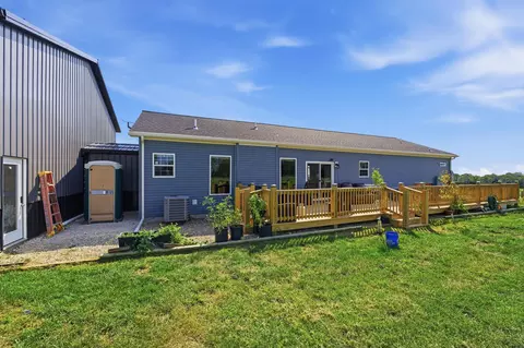 Exterior - 11144 Dingess Rd, Circleville, OH 43113 photo 3 of 7