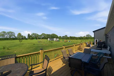 Exterior - 11144 Dingess Rd, Circleville, OH 43113 photo 5 of 7