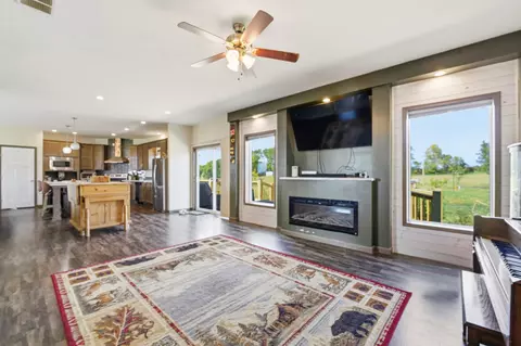 Living - 11144 Dingess Rd, Circleville, OH 43113 photo 2 of 2