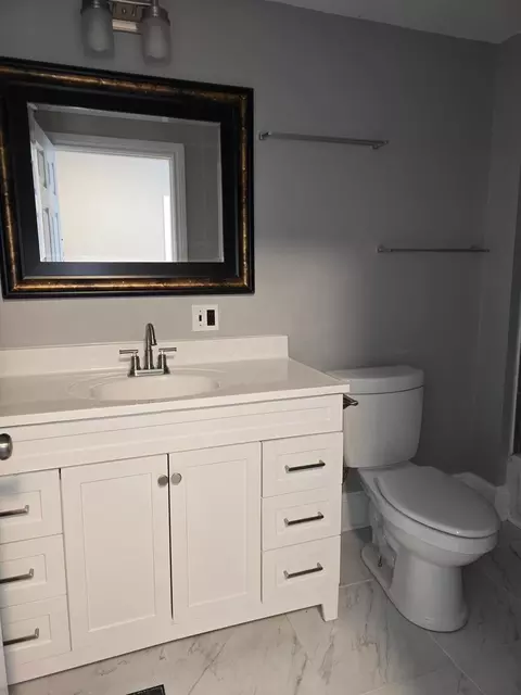 Bath - 114 Vennum Ave, Mansfield, OH 44903 photo 1 of 2