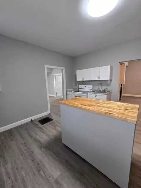 Kitchen - 114 Vennum Ave, Mansfield, OH 44903 photo 4 of 4