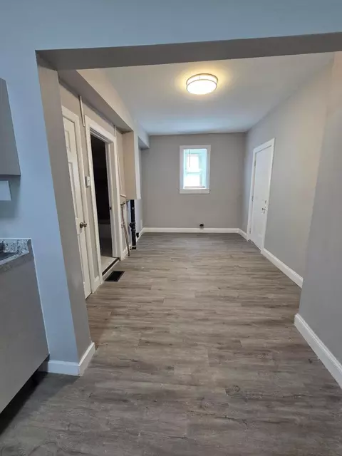 Entry Way - 114 Vennum Ave, Mansfield, OH 44903 photo 2 of 3