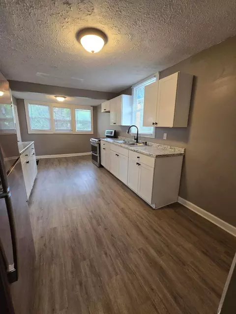 Kitchen - 28 Cameron Ave, Mansfield, OH 44902 photo 1 of 3