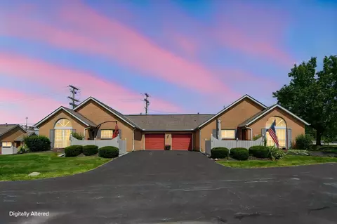 5350 Pond View Dr, Westerville, OH 43081