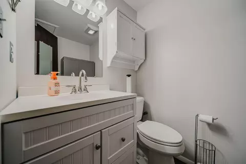 Bath - 8563 Seabright Dr, Powell, OH 43065 photo 3 of 3
