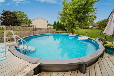 Exterior - 8563 Seabright Dr, Powell, OH 43065 photo 6 of 12