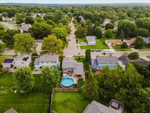 View/Area - 8563 Seabright Dr, Powell, OH 43065 photo 3 of 5