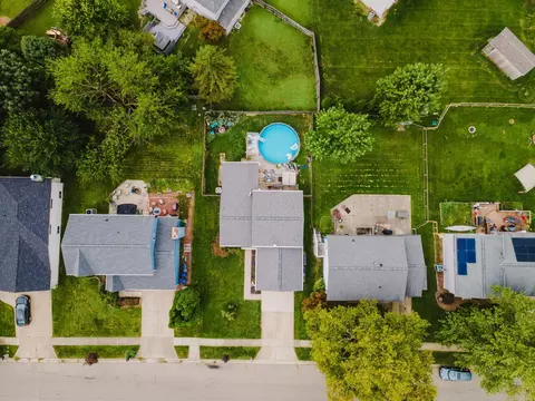 View/Area - 8563 Seabright Dr, Powell, OH 43065 photo 2 of 5
