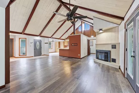 Living - 20372 Catherine Blvd, Circleville, OH 43113 photo 1 of 3