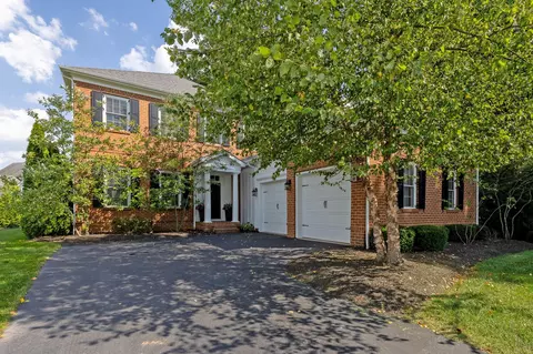 7800 Straits Ln, New Albany, OH 43054