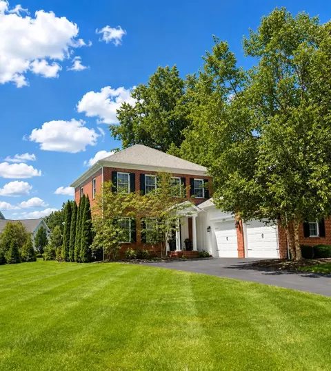 7800 Straits Ln, New Albany, OH 43054