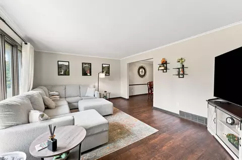 6376 Peach Tree Rd, Columbus, OH 43213