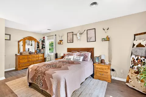 Bedroom - 27508 Kime Holderman Rd, Circleville, OH 43113 photo 2 of 10