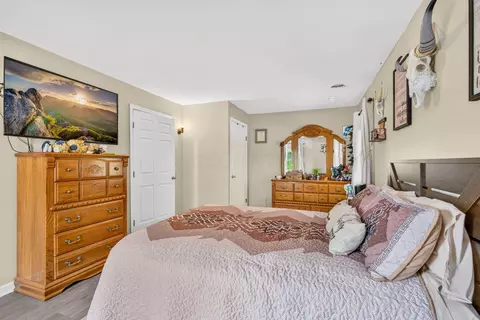 Bedroom - 27508 Kime Holderman Rd, Circleville, OH 43113 photo 3 of 10
