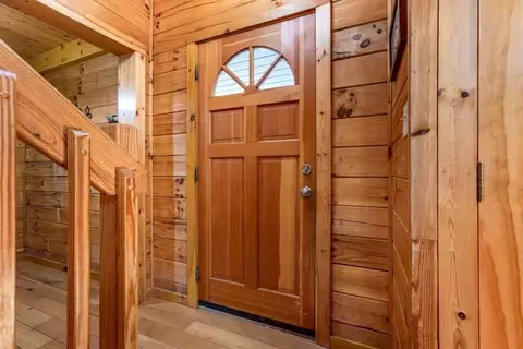 Entry Way - 16236 Collison Rd, Logan, OH 43138 photo 1 of 3