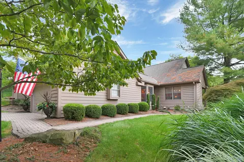 73 Donald Ross Dr, Granville, OH 43023