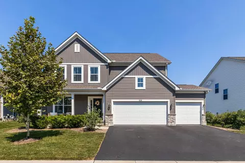 908 Heimat Haus Dr, Grove City, OH 43123